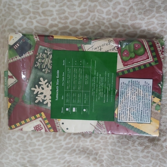 Happy Holiday Vinyl Oblong Tablecloth - Picture 4 of 5